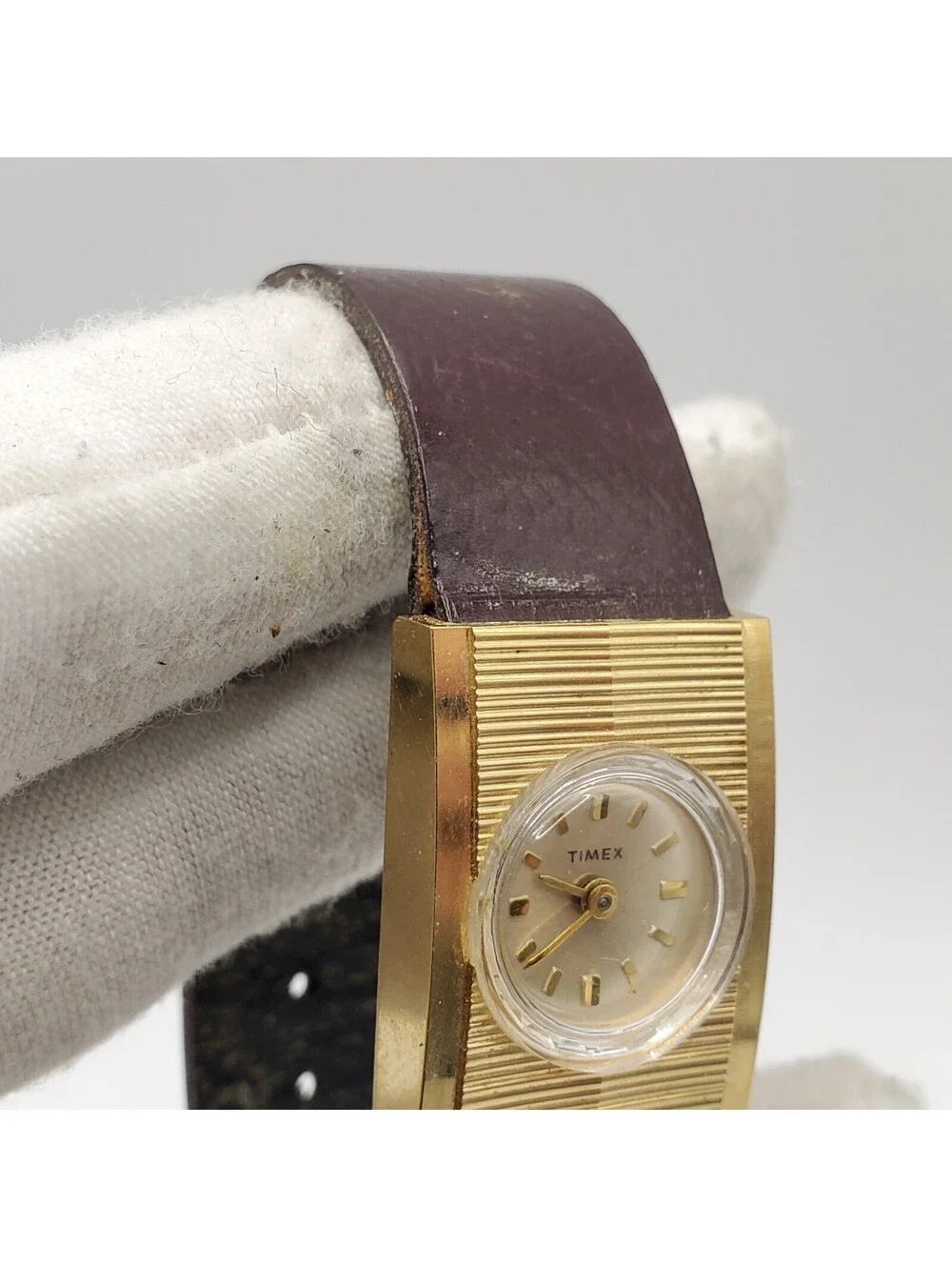 Vintage Timex Mechanical Womens Watch  18mm For Parts Or Repair
